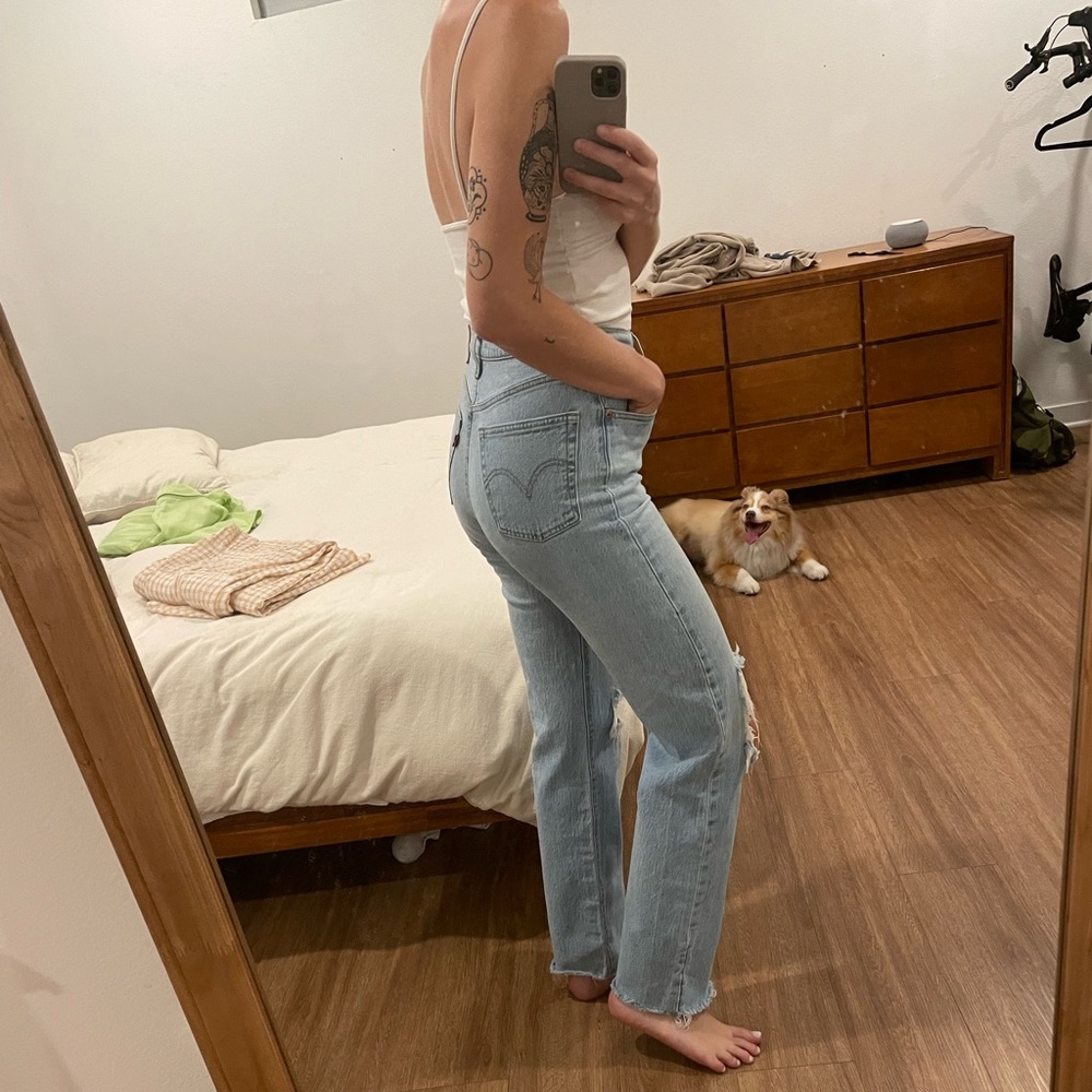 Levi’s girlfriend jeans - Picture 2 of 3